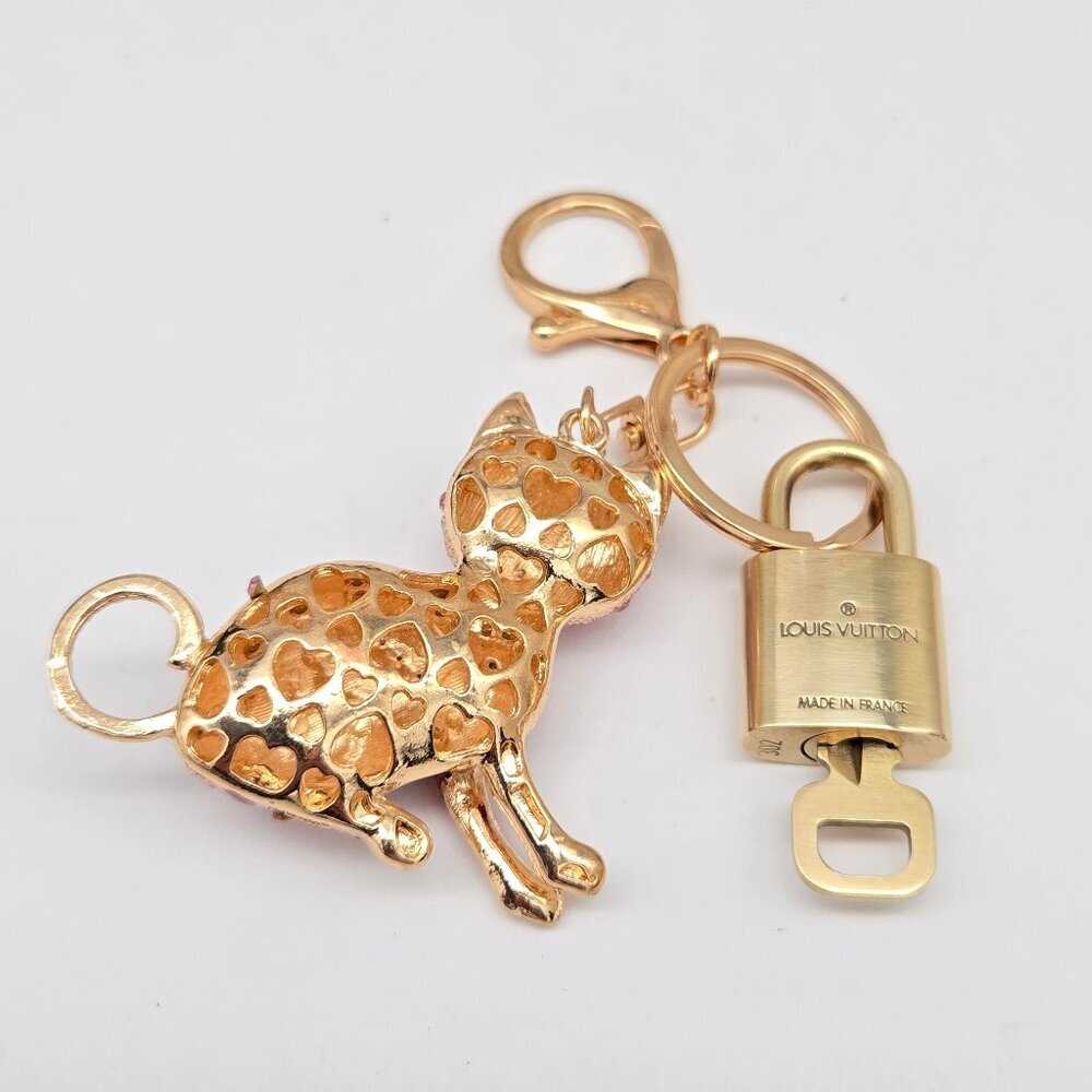 Authentic Louis Vuitton Padlock Gold 🔒 Key Set + Unbranded Cat Keychain Charm - Picture 7 of 10